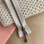 PetiteKnit zip 35 cm - sand