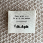 Štítek "Made with love to keep you warm"