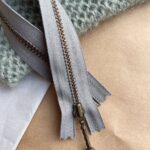 PetiteKnit zip 23 cm - flint