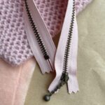 PetiteKnit zip 23 cm - powder pink