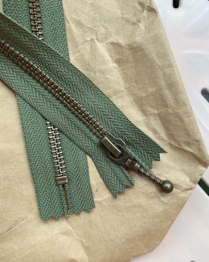 PetiteKnit zip 35 cm - hunter green - Obrázek 1