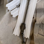 PetiteKnit zip 35 cm - almond