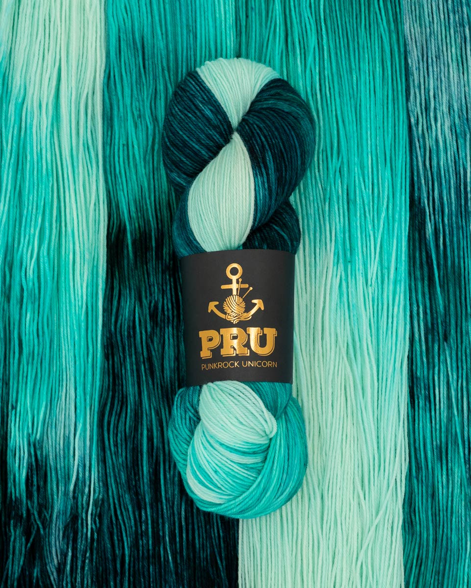 soul_aqua-glow_pru-yarns_handgefaerbte-wolle SOUL Aqua Glow - Obrázek 1