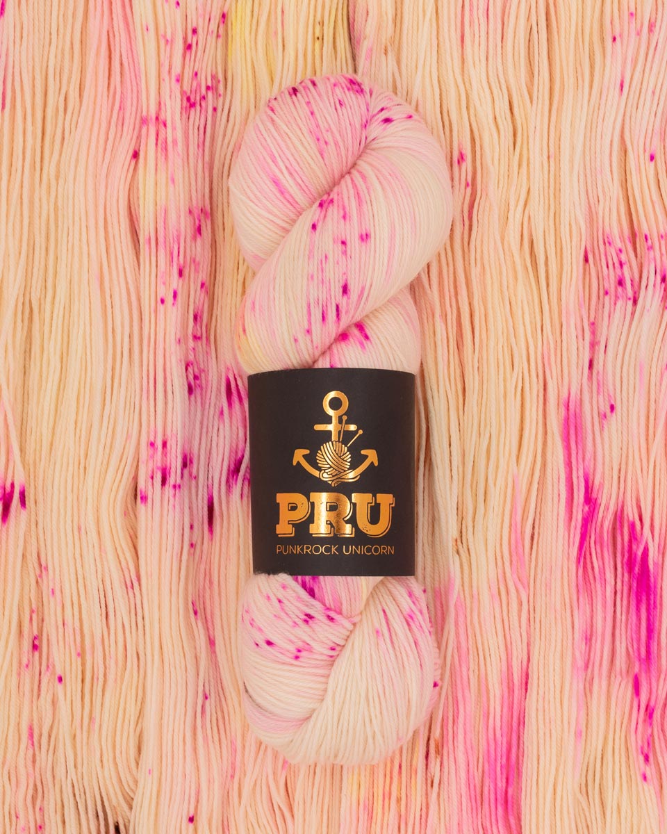 soul_cherry-cream_pru-yarns_handgefaerbte-wolle SOUL Cherry Cream - Obrázek 1