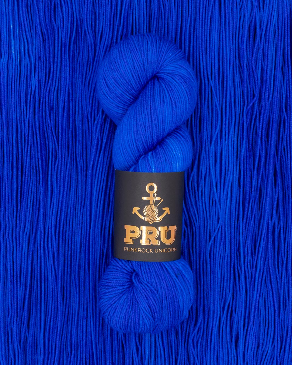 soul_electric-blue_pru-yarns_handgefaerbte-wolle SOUL Electric Blue - Obrázek 1
