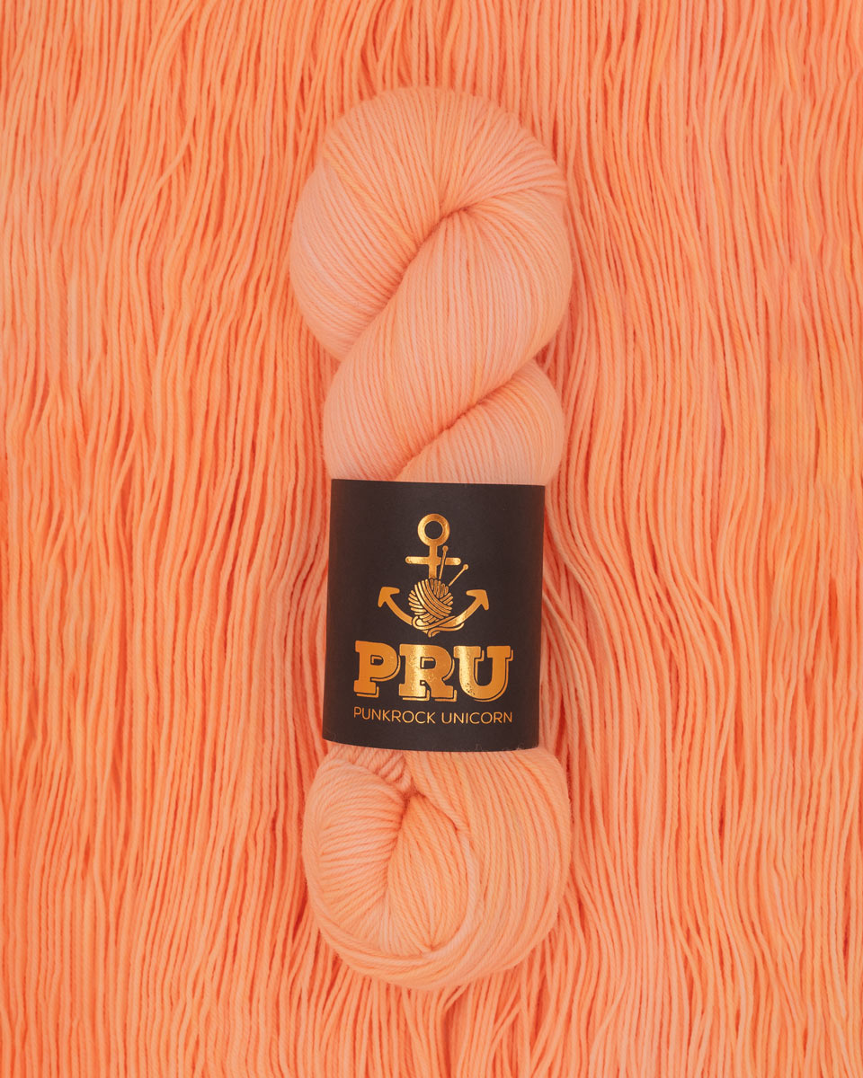soul_neon-peach_pru-yarns_handgefaerbte-wolle SOUL Neon Peach - Obrázek 1