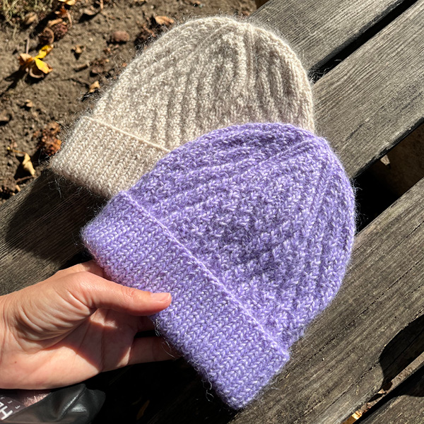 pia-hat Pia Hat by Dominika Penduzzu (CZ-EN) - elektronicky - Obrázek 1